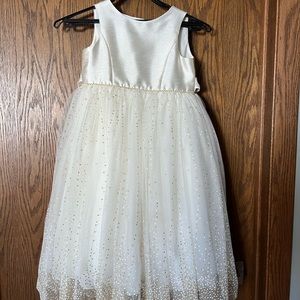 Girls David’s Bridal flower girl dress size 5